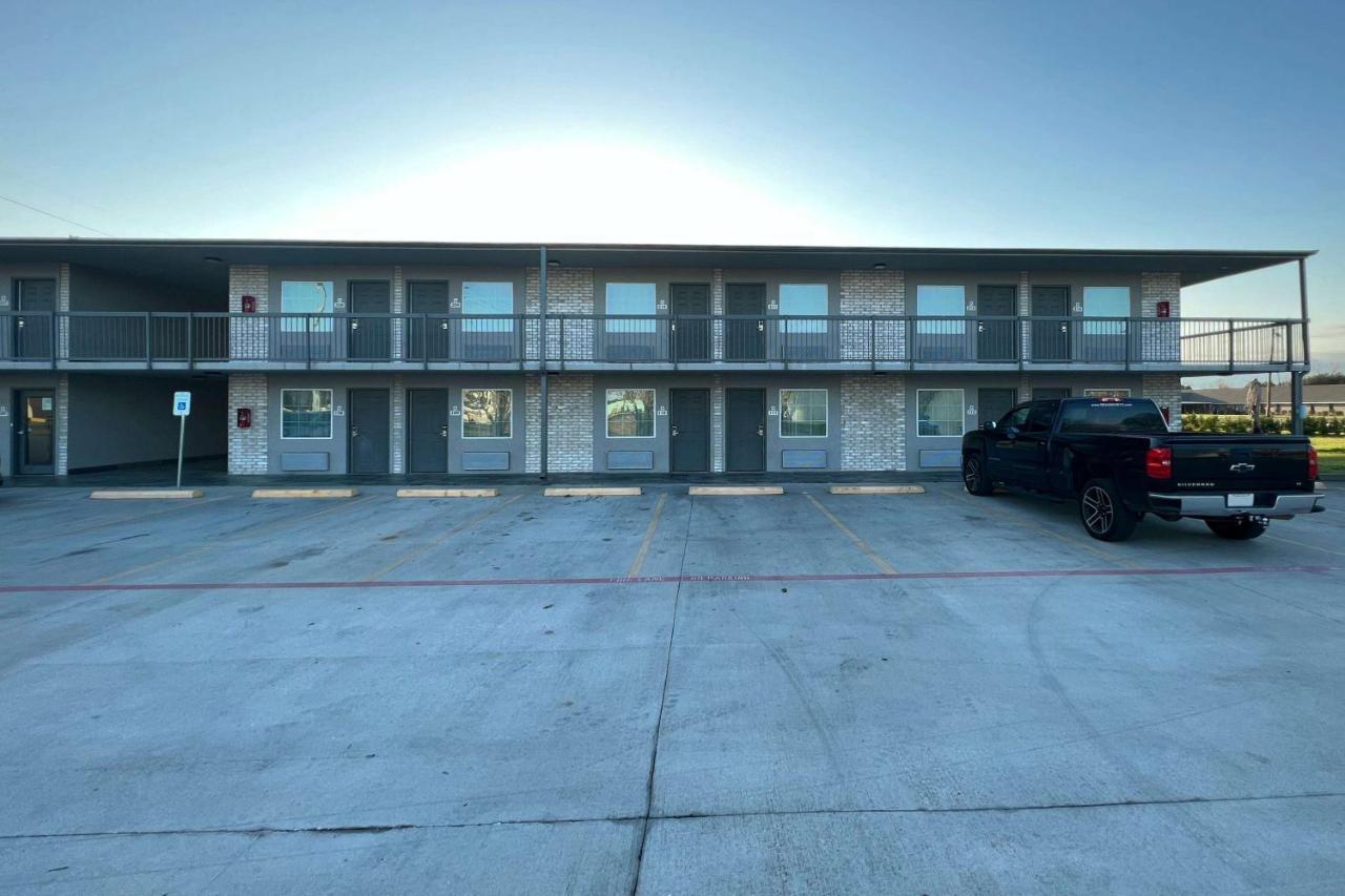 Super 8 By Wyndham Sulphur South Εξωτερικό φωτογραφία