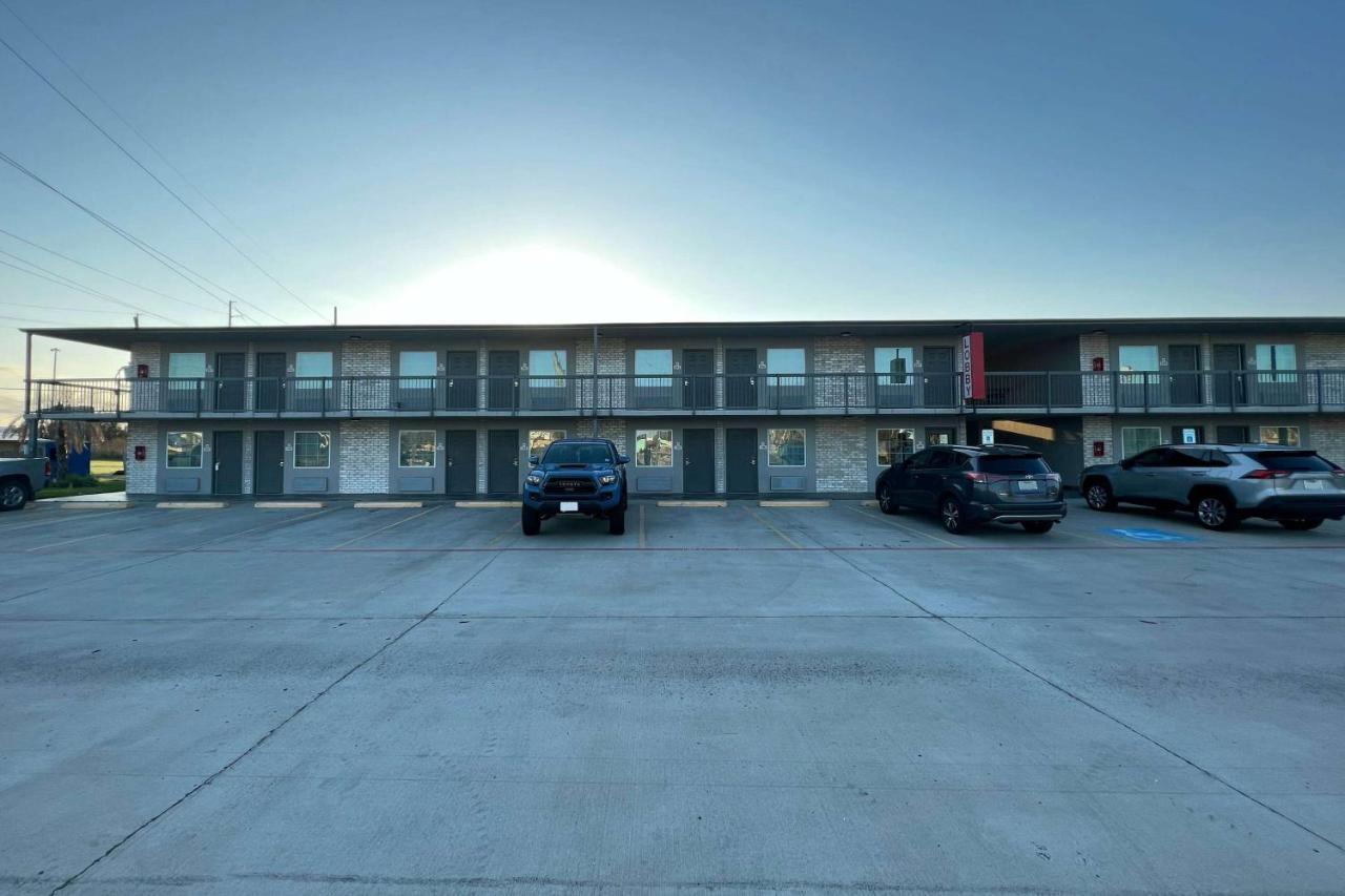 Super 8 By Wyndham Sulphur South Εξωτερικό φωτογραφία