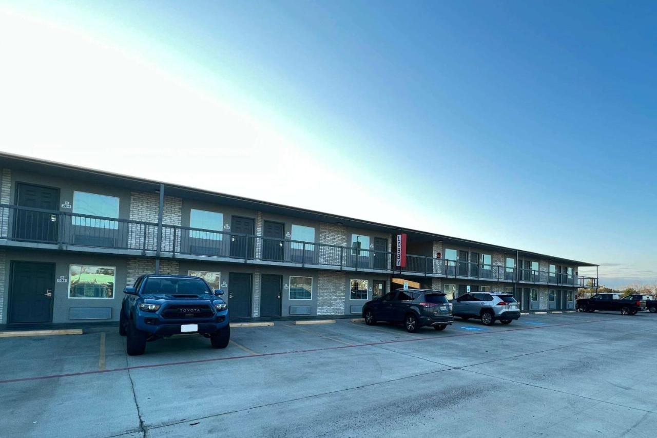 Super 8 By Wyndham Sulphur South Εξωτερικό φωτογραφία