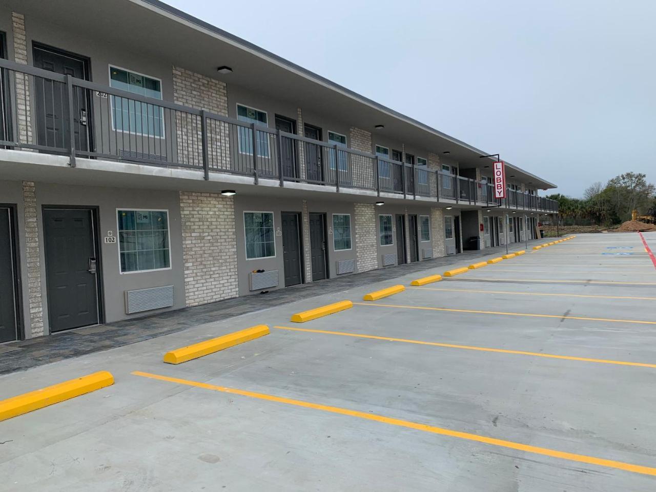 Super 8 By Wyndham Sulphur South Εξωτερικό φωτογραφία
